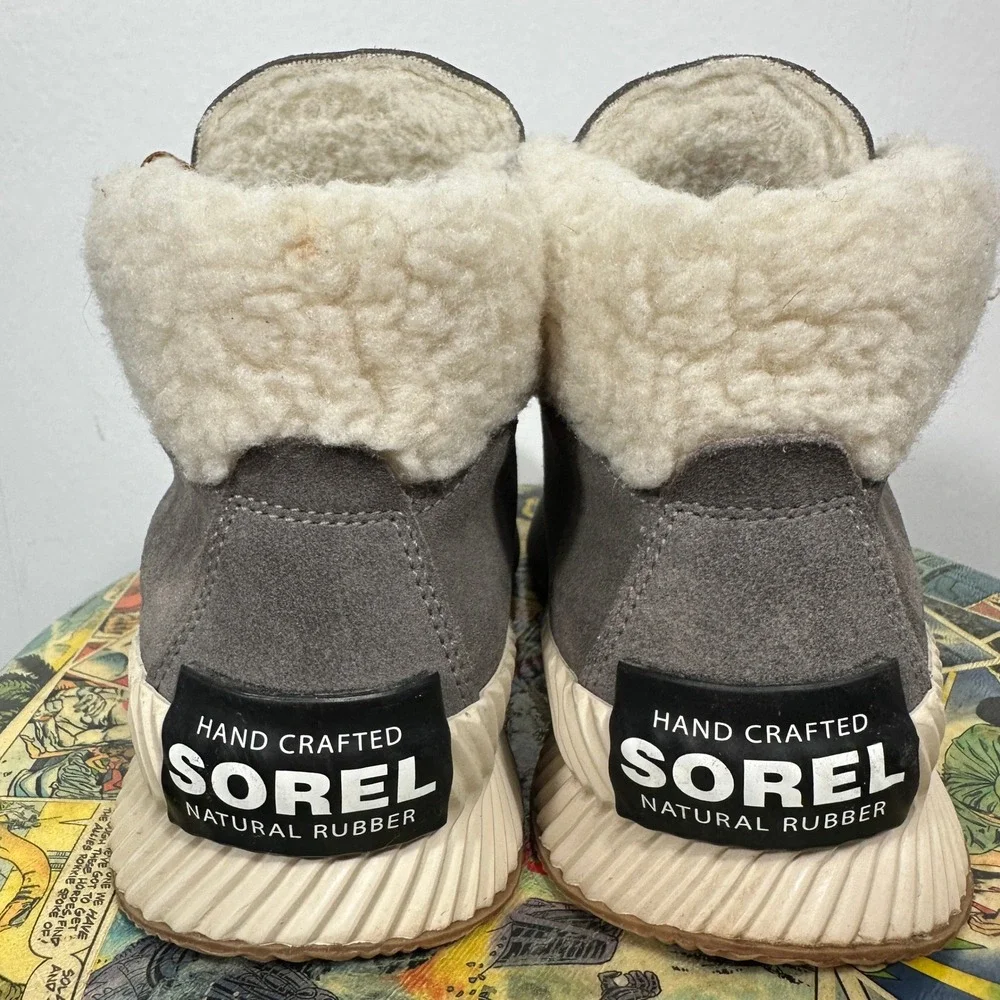 Sorel Out N About III Conquest Boots Womens 9.5 Grey Excellent Waterproof Suede